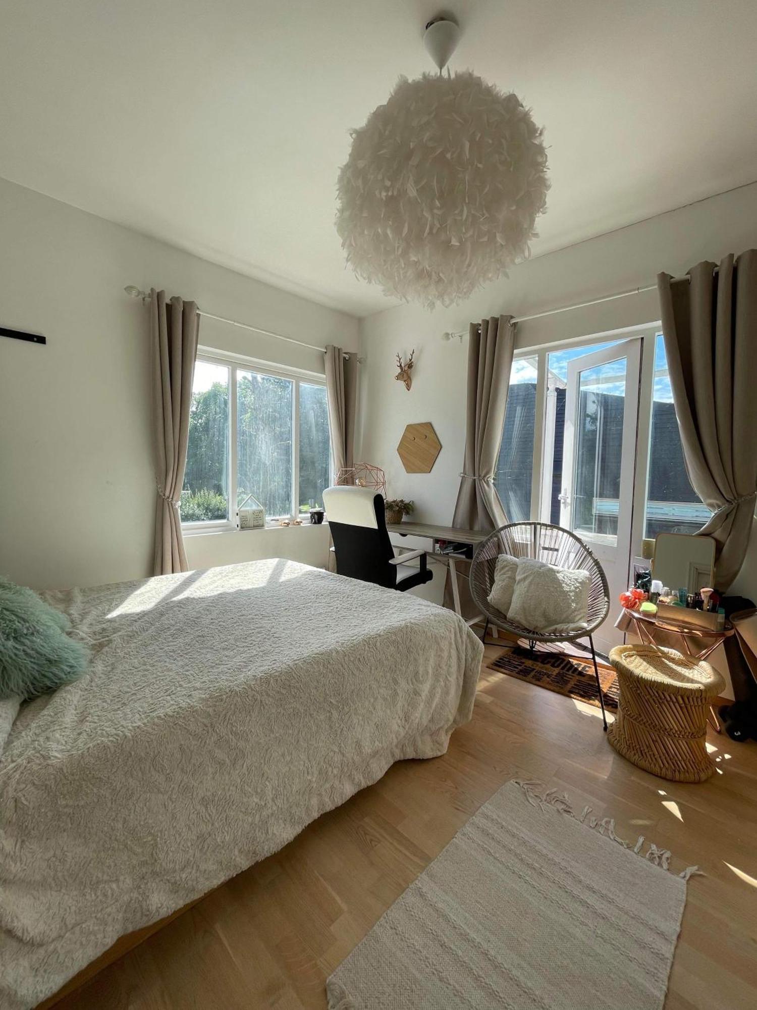 Cosy 750m From Forum Apartamento